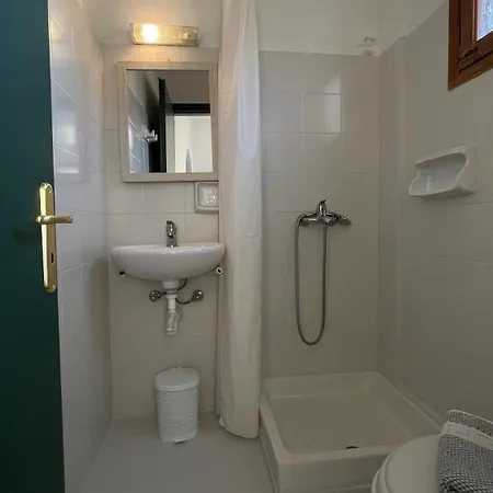 Ξενοδοχείο με διαμερίσματα Kavos Aparthotel