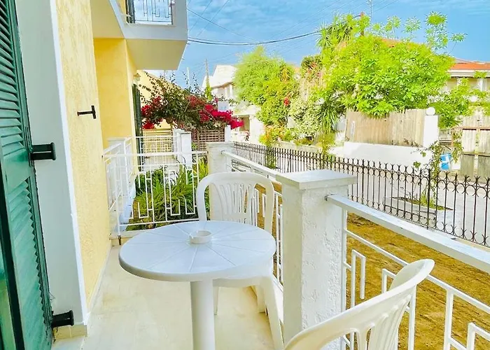 Kavos Aparthotel 3*